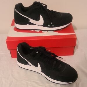 Nike Classic Black and White Trainers